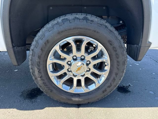 Used 2025 Chevrolet Silverado 3500 LTZ w/ LTZ Plus Package AWD/4WD image 9