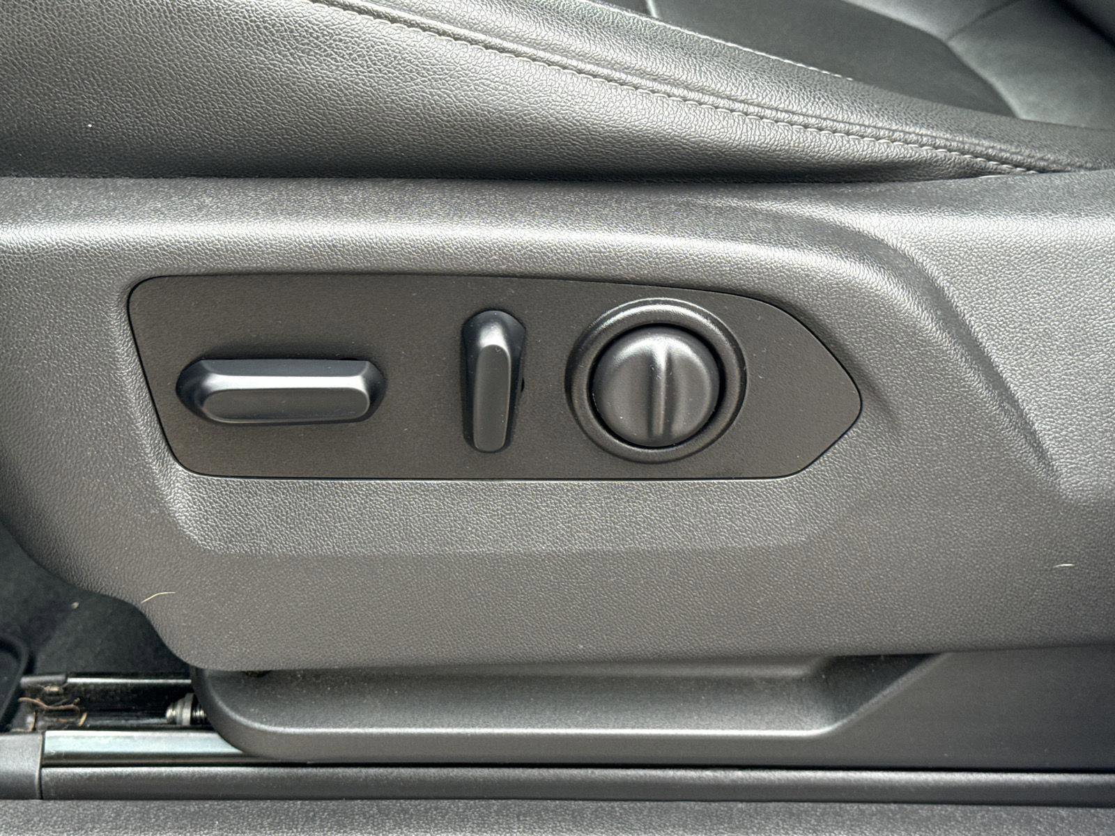 Used 2021 GMC Sierra 1500 SLT w/ SLT Convenience Package image 19