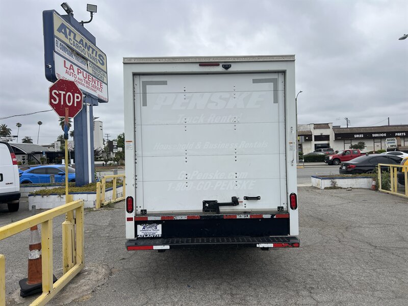 Used 2021 GMC Savana 3500 w/ Power Convenience Package RWD image 3