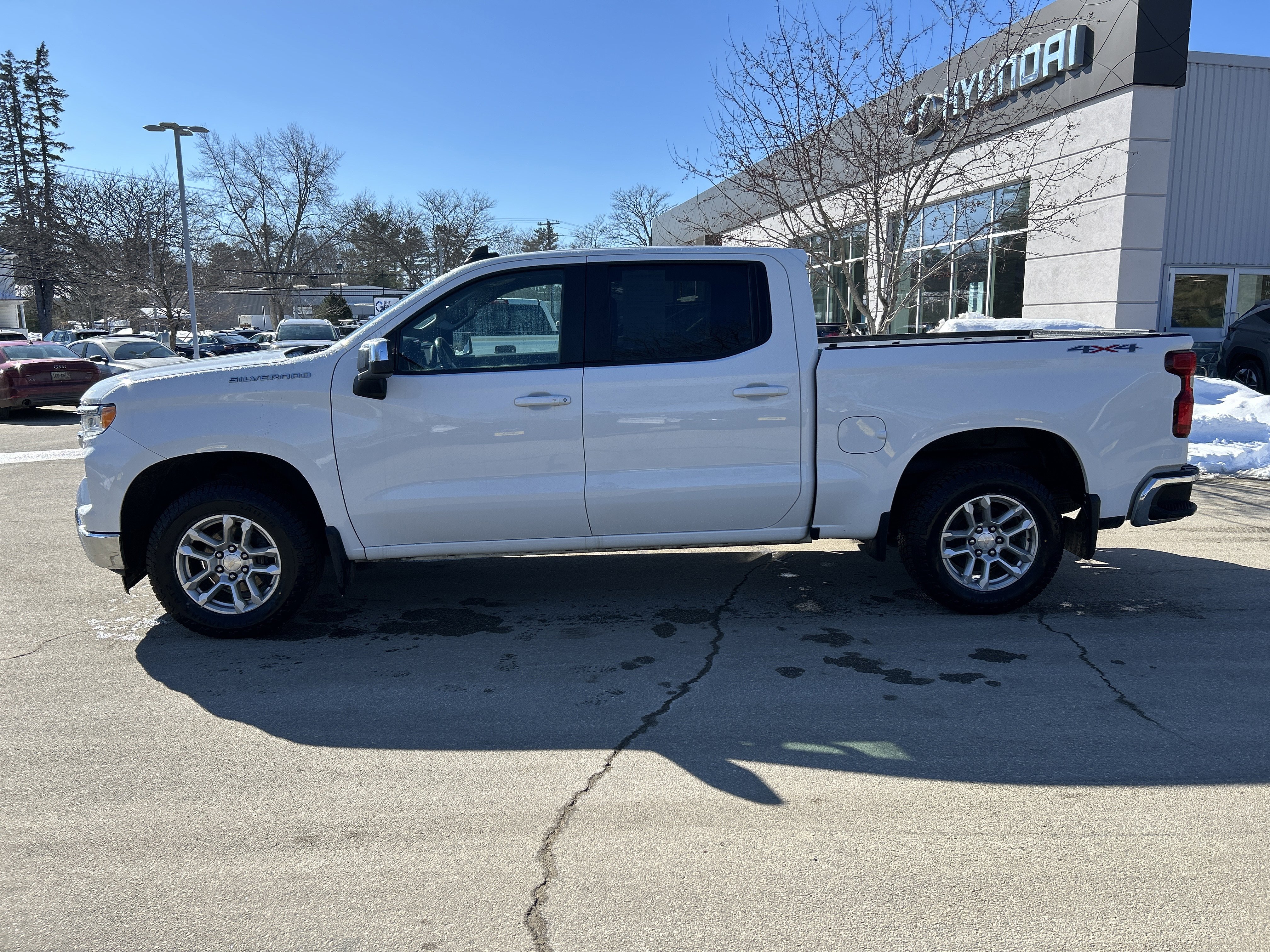 Used 2022 Chevrolet Silverado 1500 LT image 8