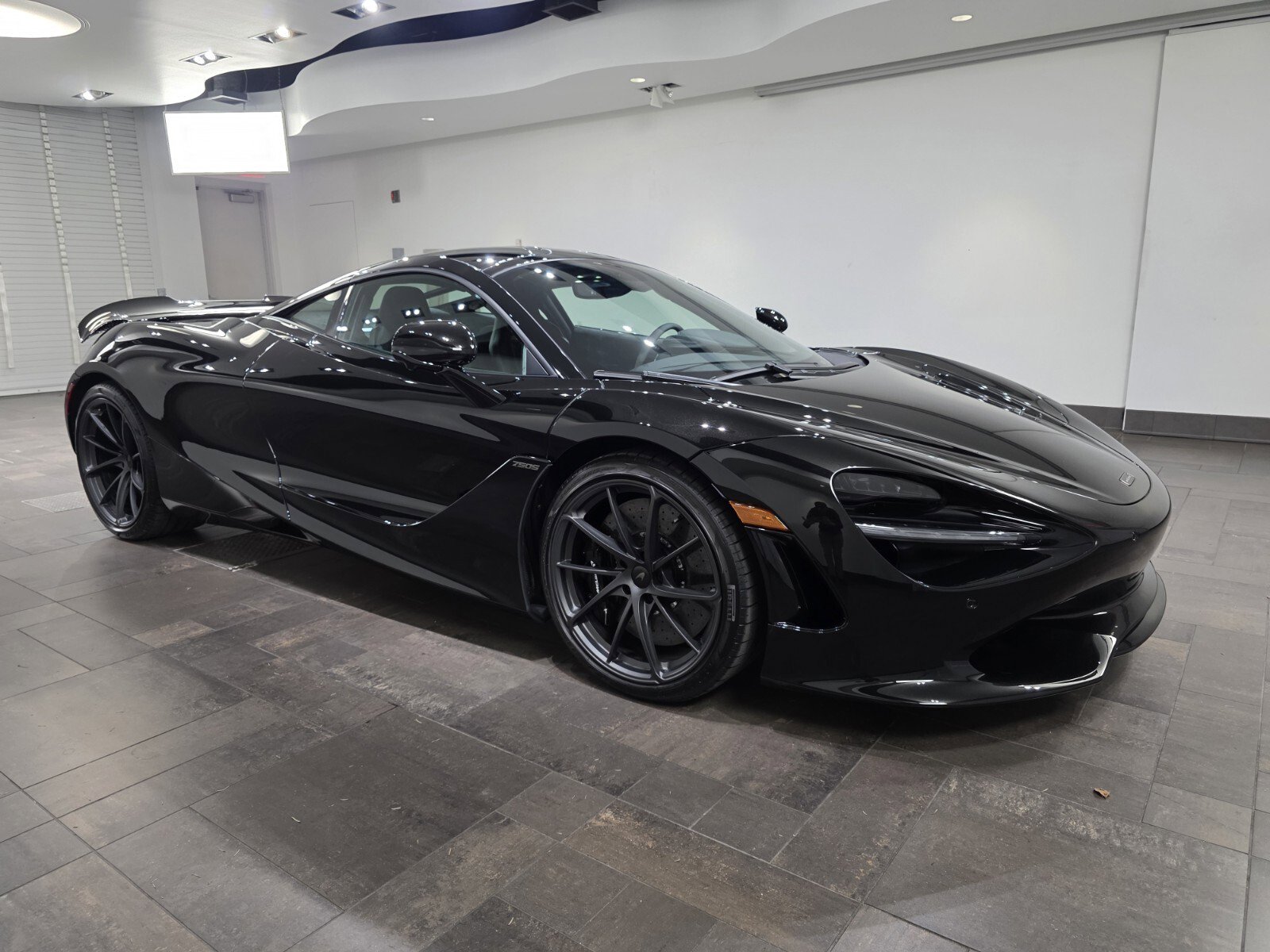 New 2026 McLaren 750S Coupe image 25
