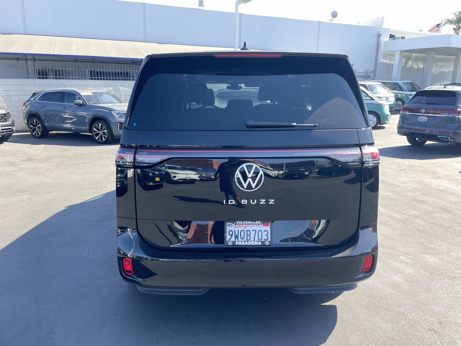 Certified 2025 Volkswagen ID. Buzz Pro S RWD image 4