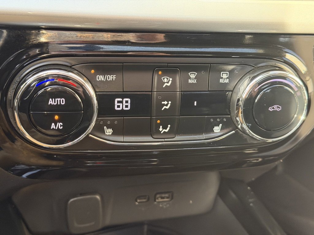 Used 2024 Chevrolet Trax LT w/ Sunroof Package image 15