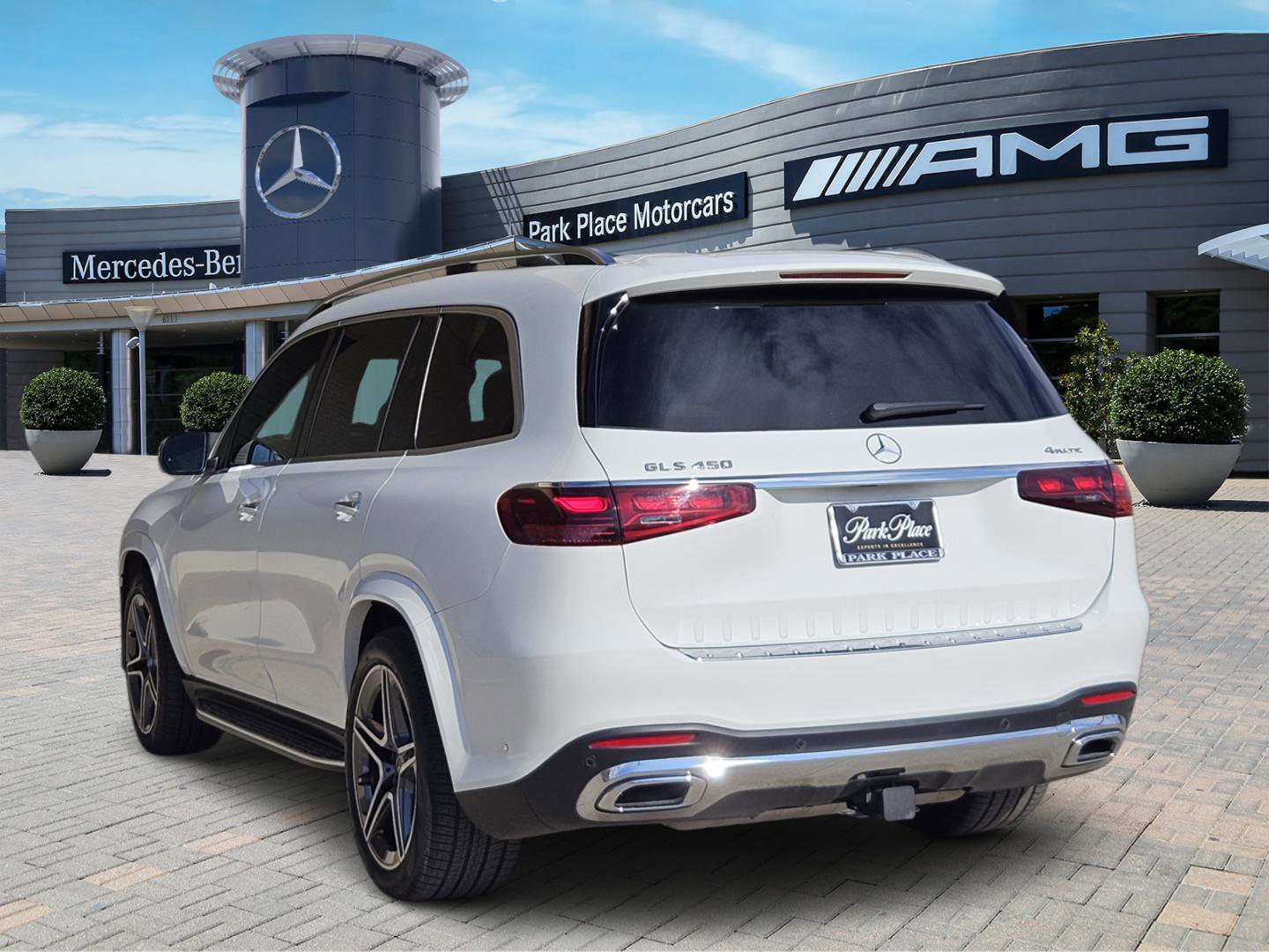 Used 2024 Mercedes-Benz GLS 450 4MATIC image 4