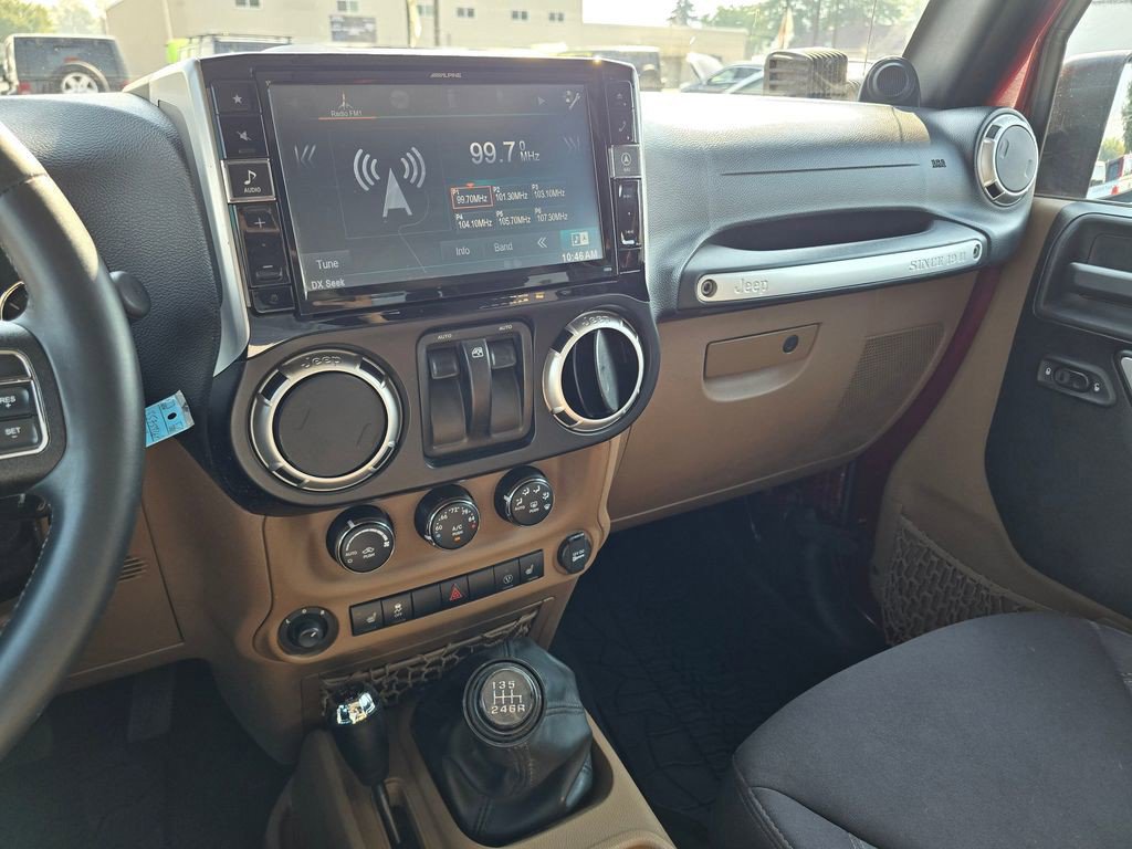 Used 2013 Jeep Wrangler Sahara w/ Connectivity Group AWD/4WD image 22