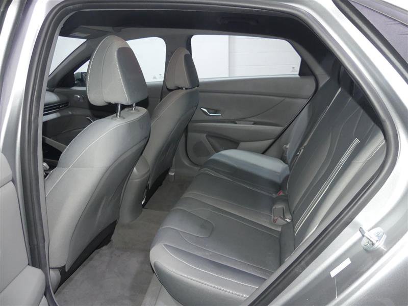 Used 2022 Hyundai Elantra SEL w/ Preferred Accessory Package image 26