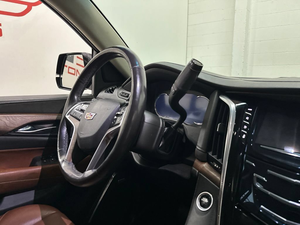 Used 2018 Cadillac Escalade ESV Premium Luxury RWD image 65