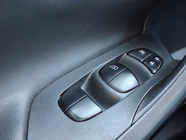 Used 2017 Nissan Altima 2.5 SR FWD image 13