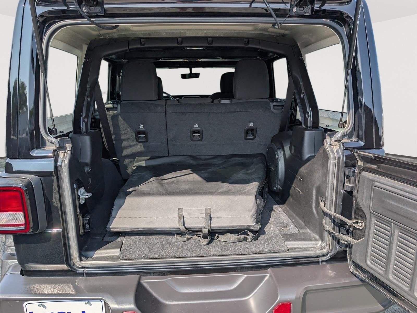 Used 2022 Jeep Wrangler Unlimited Sport AWD/4WD image 12