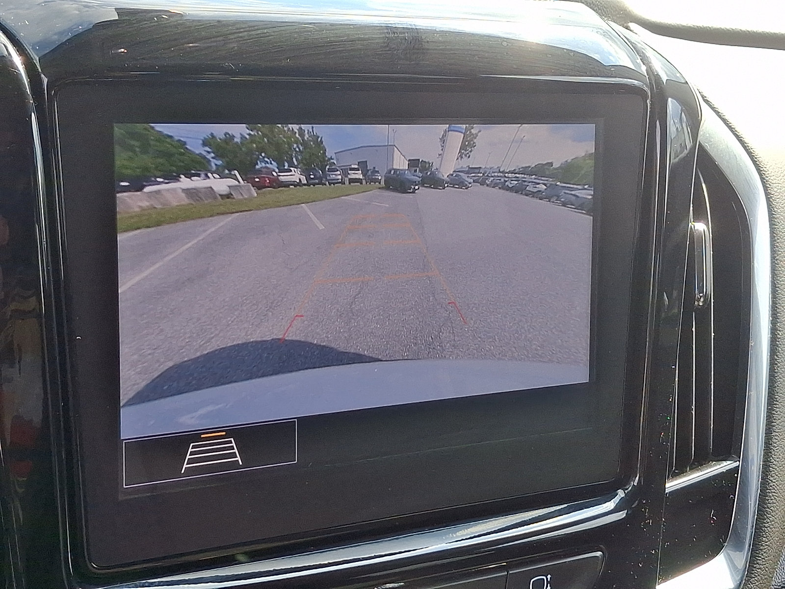 Used 2020 Chevrolet Traverse LT w/ LPO, Floor Liner Package AWD/4WD image 18