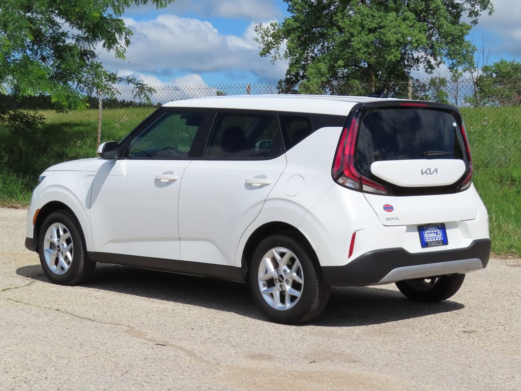Certified 2025 Kia Soul LX w/ LX Technology Package FWD image 23