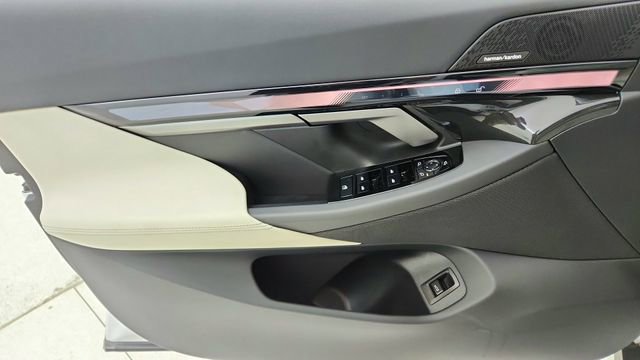 Used 2026 BMW 540i xDrive image 35