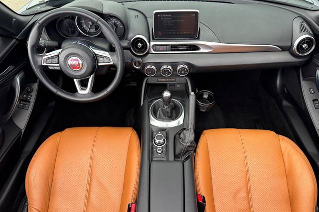 Used 2017 FIAT 124 Spider Classica RWD image 13