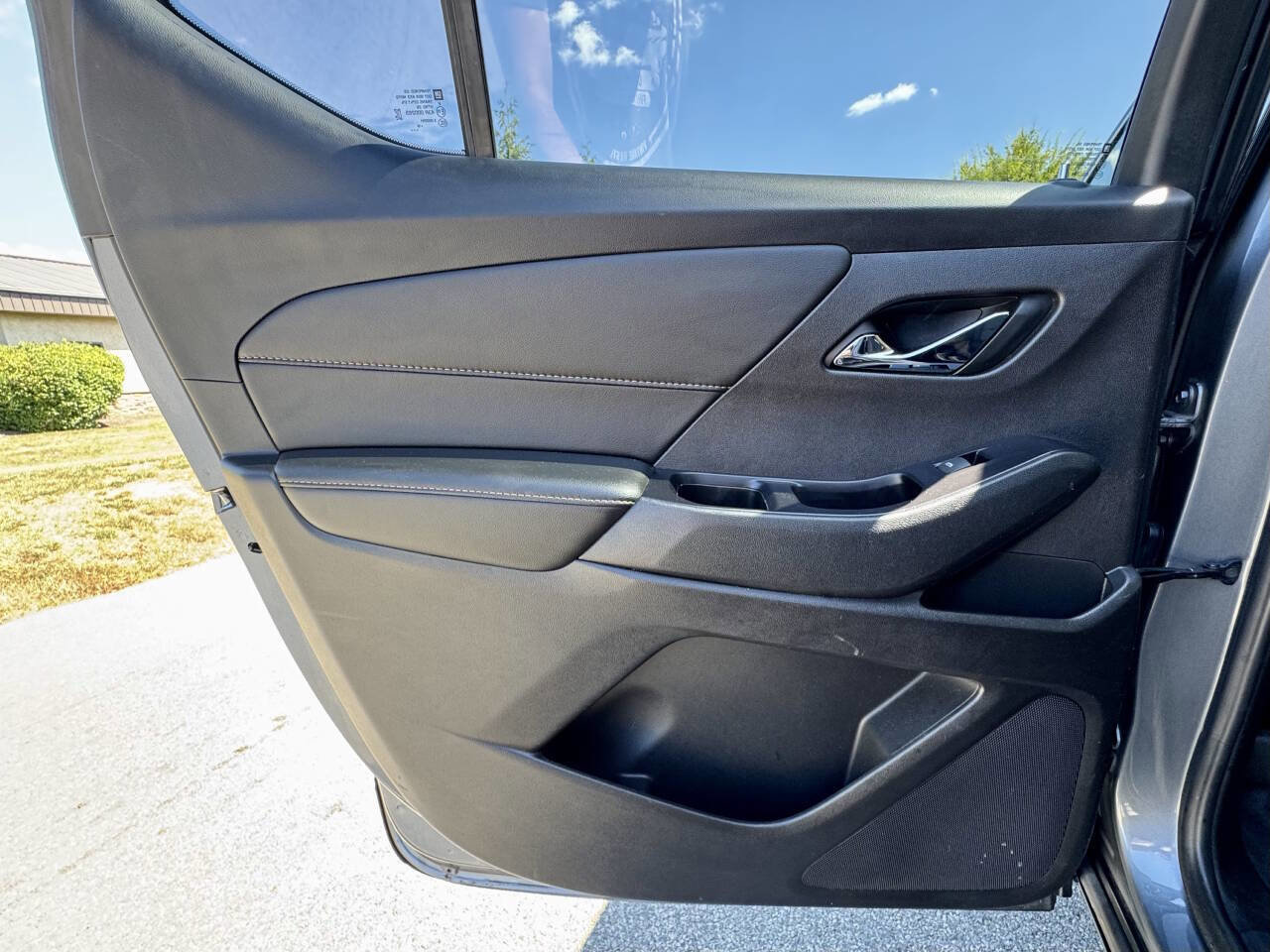 Used 2020 Chevrolet Traverse LS image 26