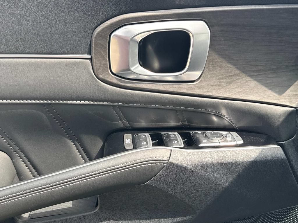 New 2025 Kia Sorento SX AWD/4WD image 24