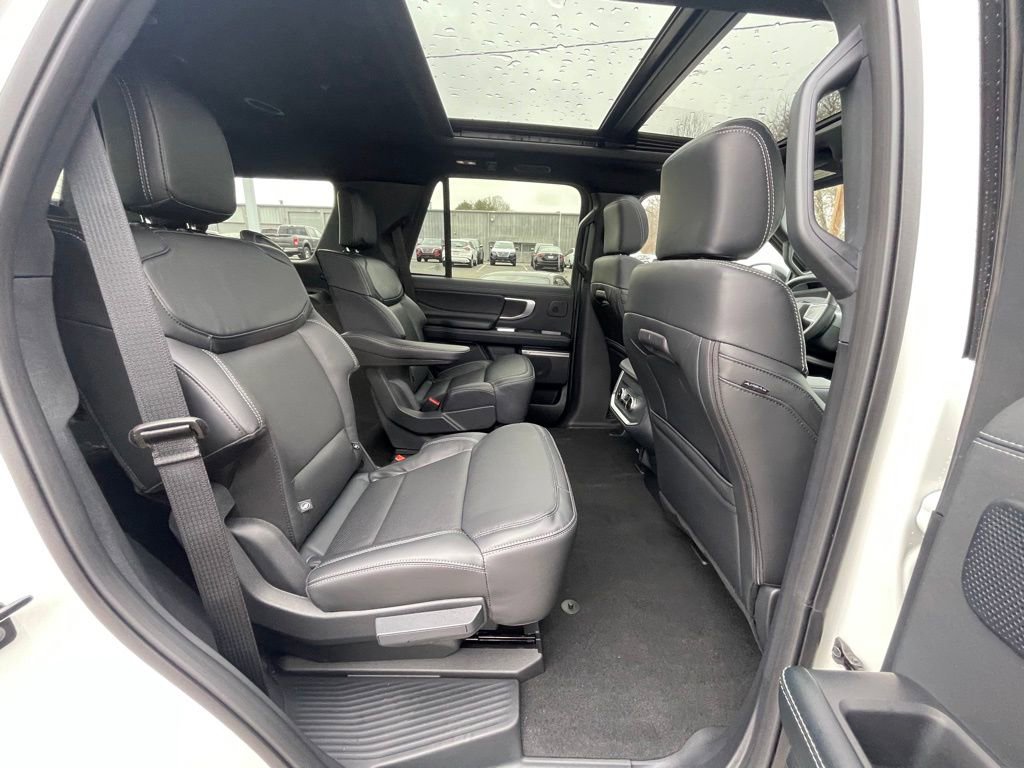 New 2025 Ford Expedition Platinum w/ Stealth Performance Package image 23