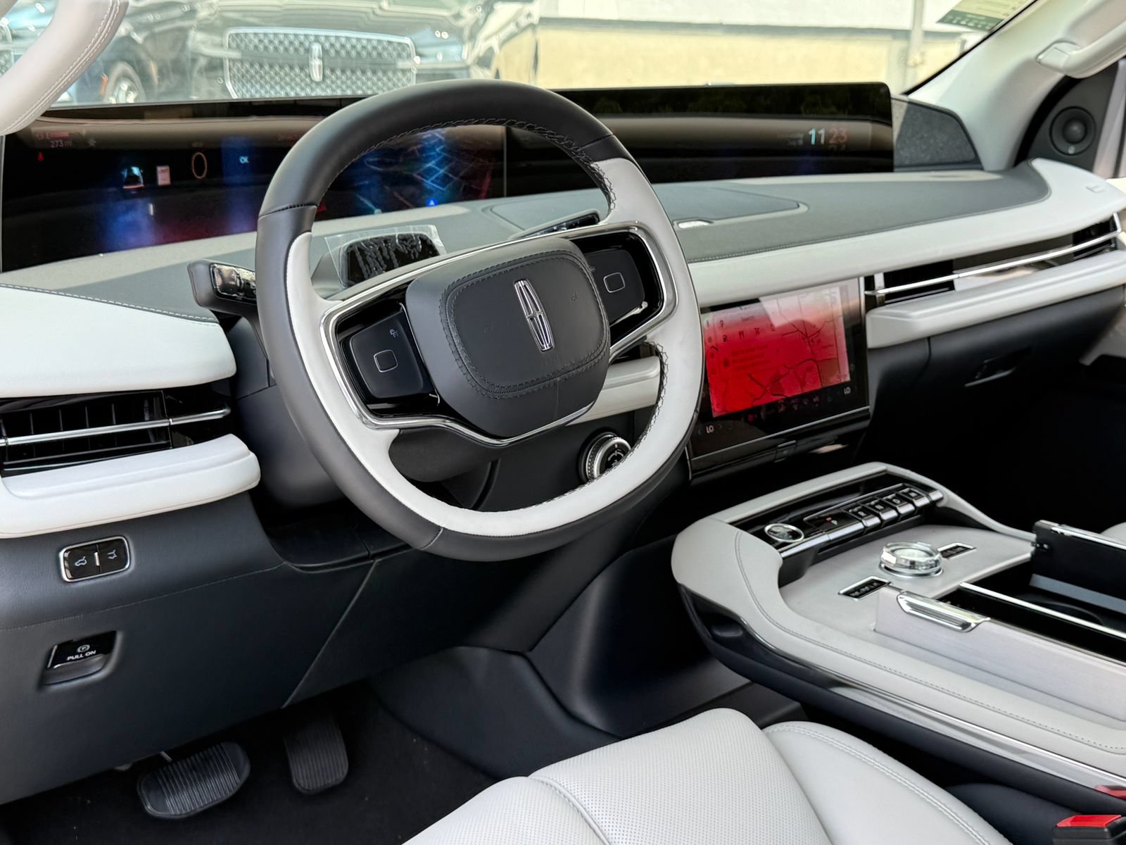 New 2026 Lincoln Navigator L Reserve AWD/4WD image 25