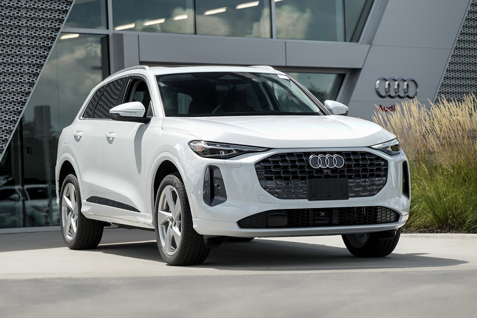 New 2025 Audi Q5 Premium Plus