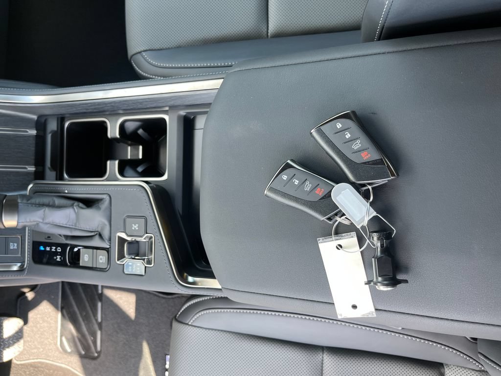 Used 2026 Lexus GX 550 w/ Cold Area Package AWD/4WD image 27