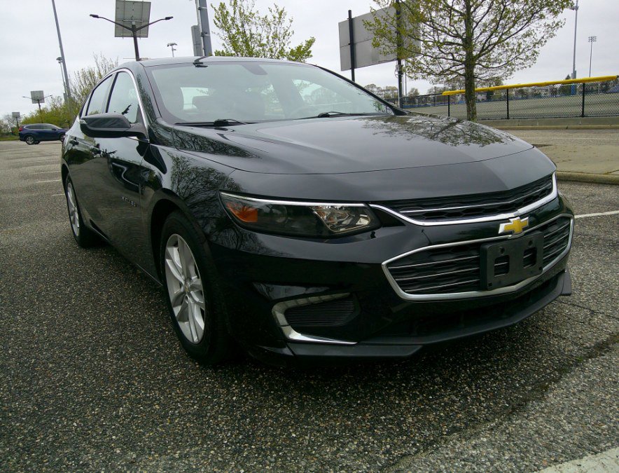 Used 2017 Chevrolet Malibu LT w/ Leather Package FWD image 28
