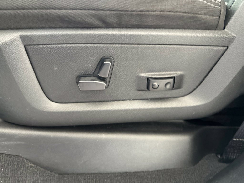 Used 2024 RAM 3500 Big Horn AWD/4WD image 42