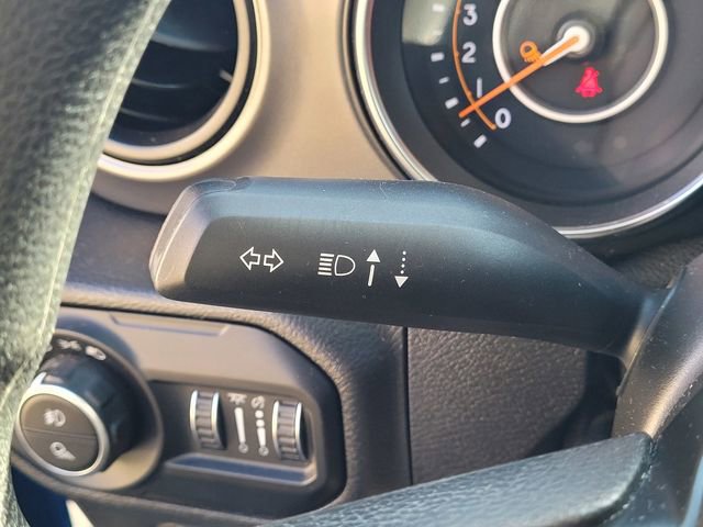 Used 2021 Jeep Gladiator Sport image 17