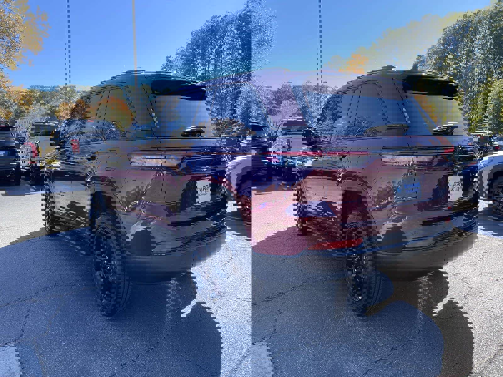 Used 2024 Jeep Grand Cherokee Altitude image 3