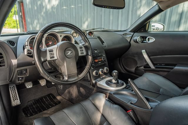 Used 2008 Nissan 350Z Touring RWD image 22