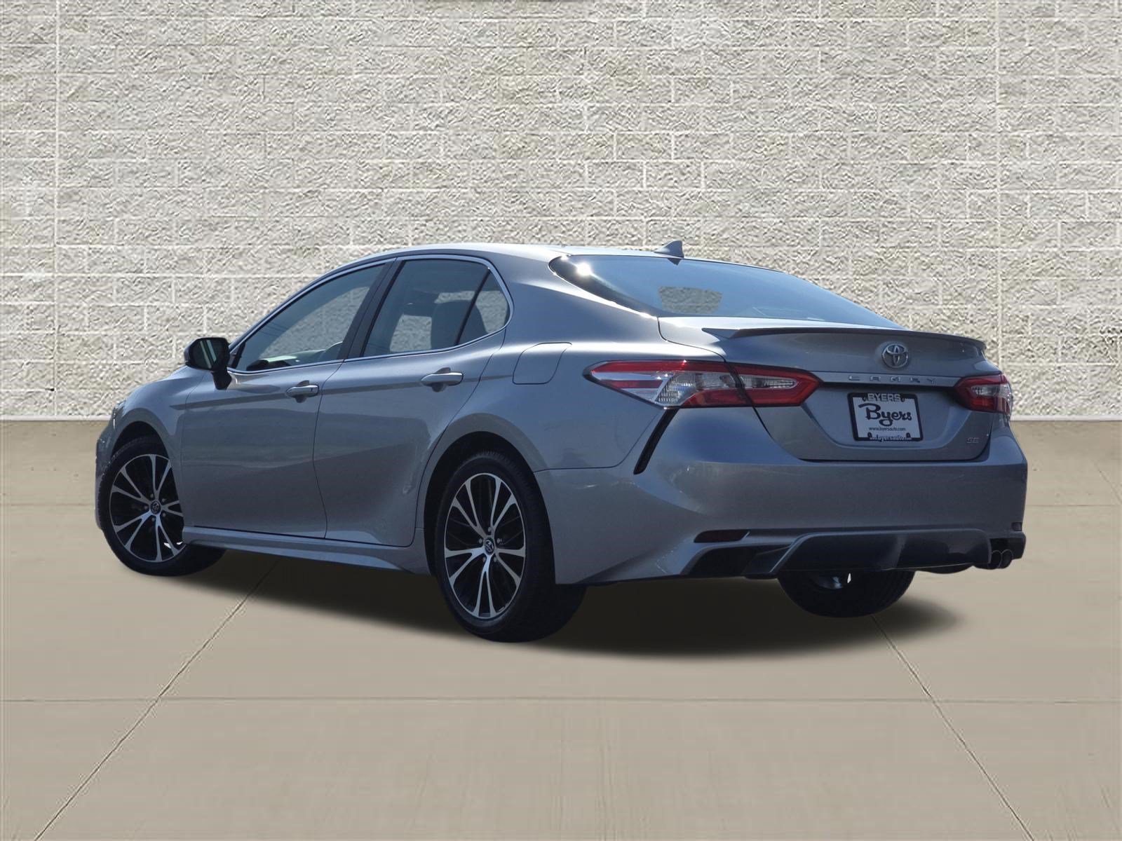 Used 2020 Toyota Camry SE FWD image 5