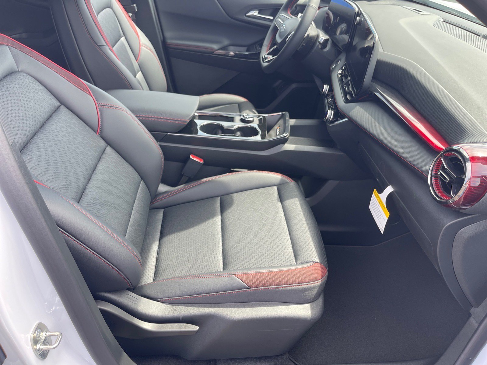 New 2027 Chevrolet Equinox RS AWD/4WD image 18