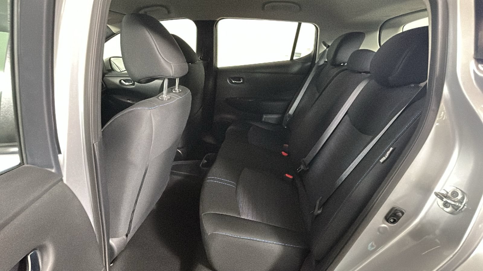 Used 2023 Nissan Leaf S FWD image 31