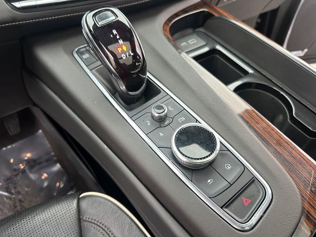 Used 2022 Cadillac Escalade ESV Premium Luxury image 19