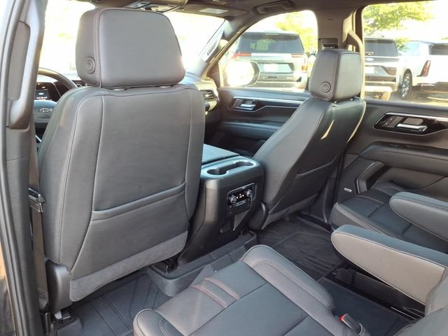 Used 2025 Chevrolet Suburban RST w/ Comfort Package AWD/4WD image 18