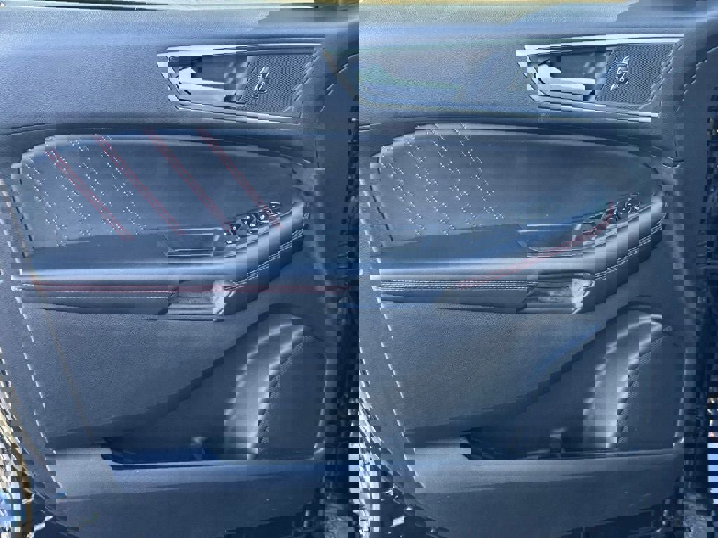 Certified 2023 Ford Edge ST-Line w/ Cargo Accessory Package image 16