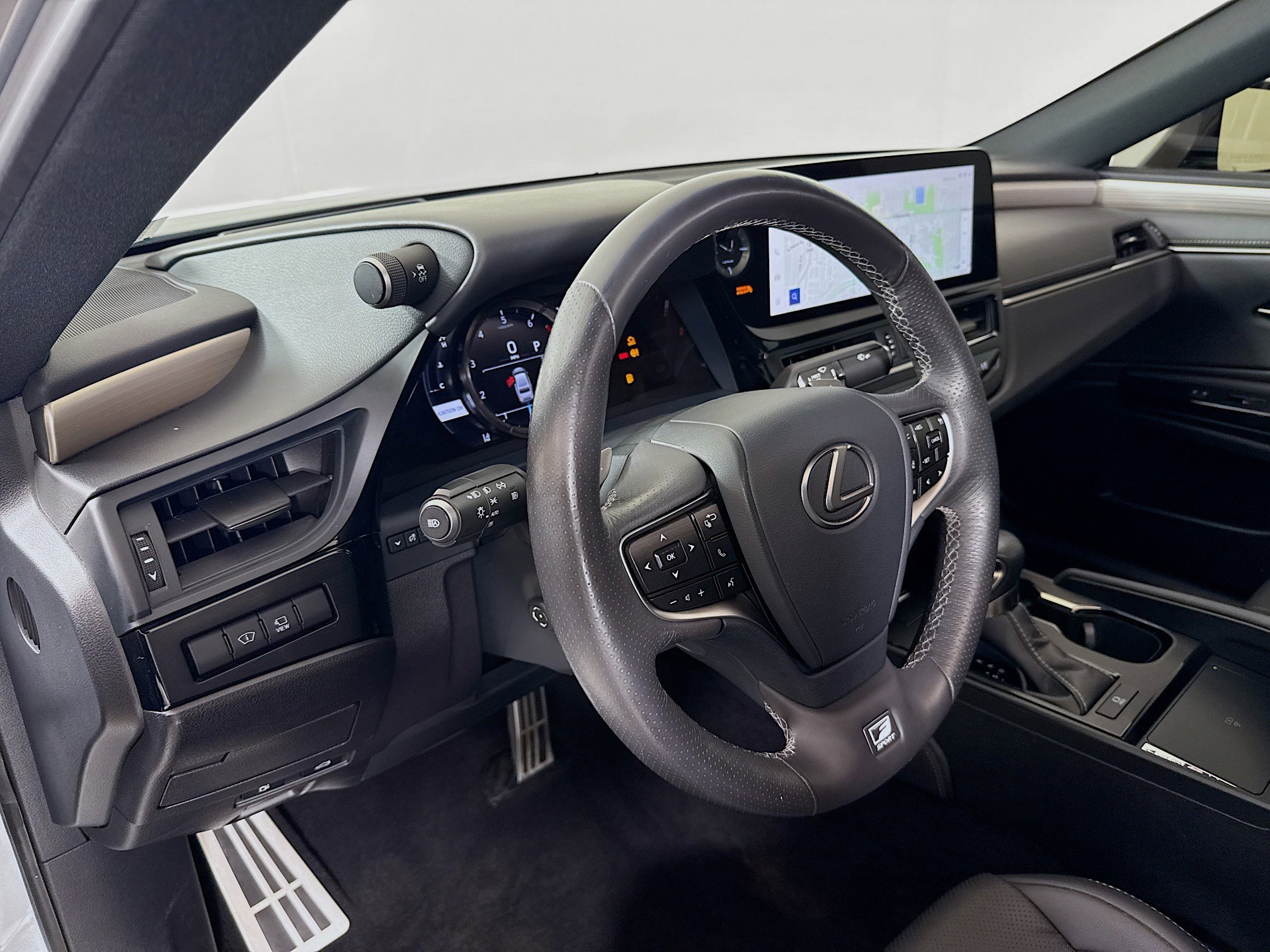 Certified 2023 Lexus ES 350 F Sport w/ Accessory Package (Z2) image 9