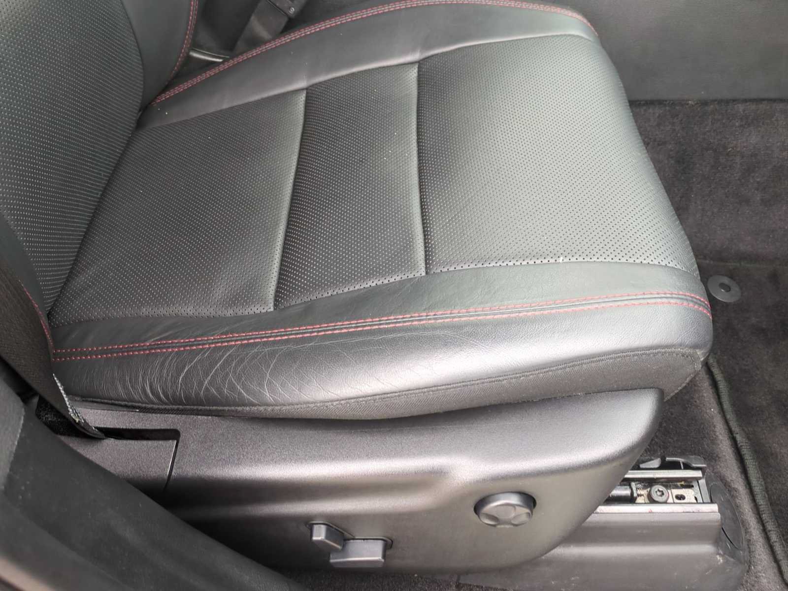 Used 2018 Dodge Durango R/T w/ Blacktop Package AWD/4WD image 29