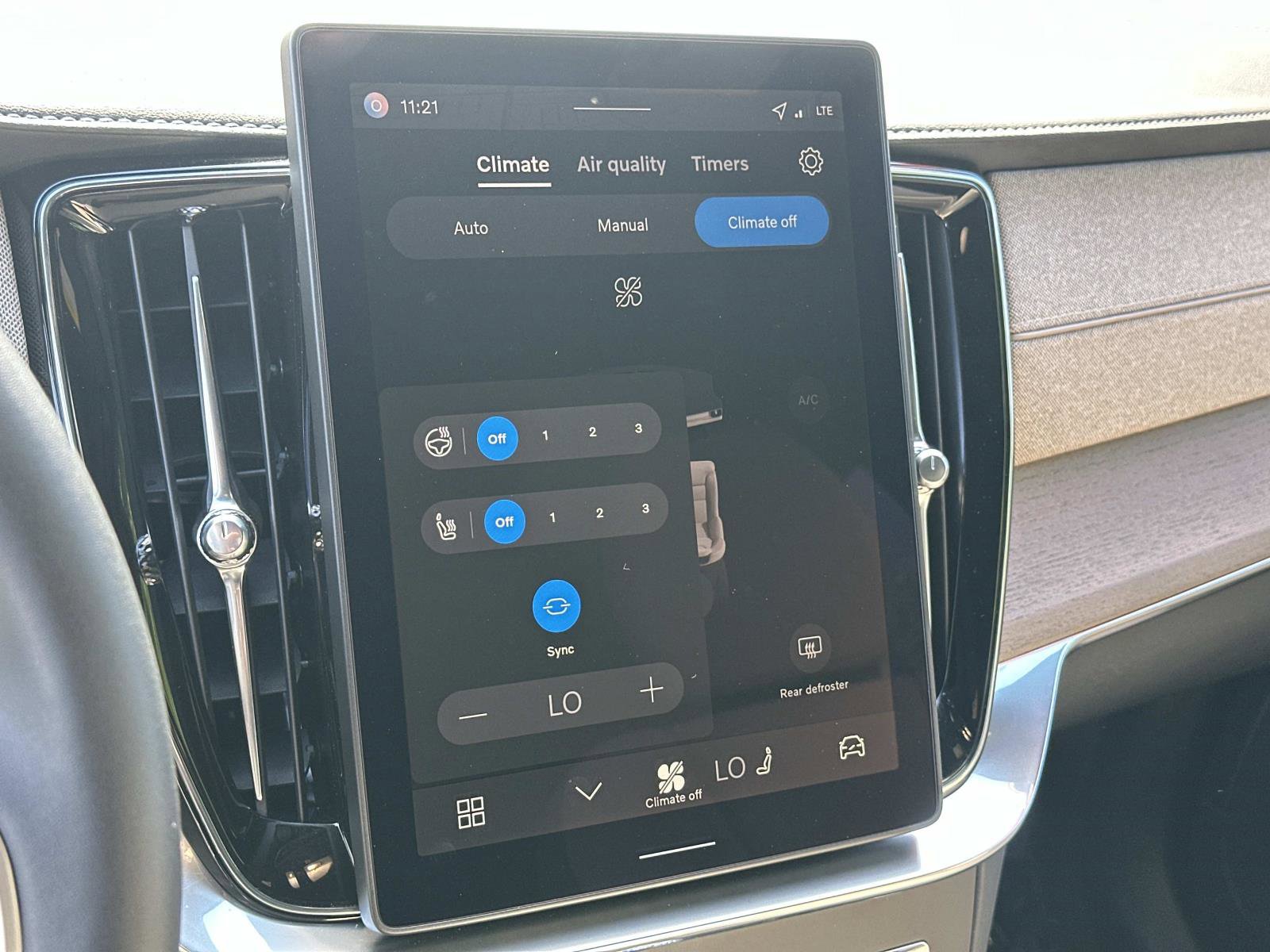 Certified 2026 Volvo XC90 B6 Core image 12