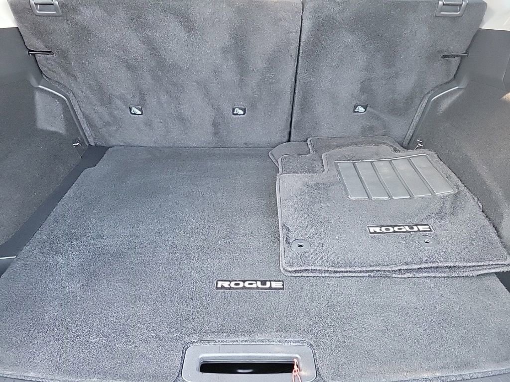 Used 2023 Nissan Rogue S image 31
