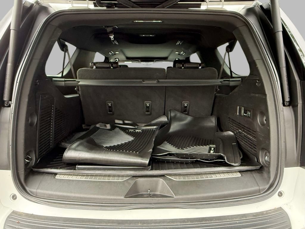 Used 2023 Chevrolet Suburban High Country w/ Premium Package 2 AWD/4WD image 18