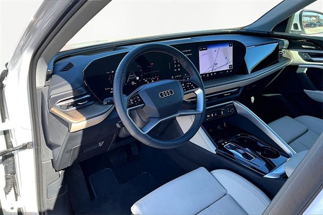 Used 2025 Audi Q5 Premium Plus w/ Premium Plus image 13