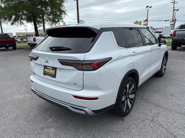 Used 2025 Mitsubishi Outlander SE FWD image 5
