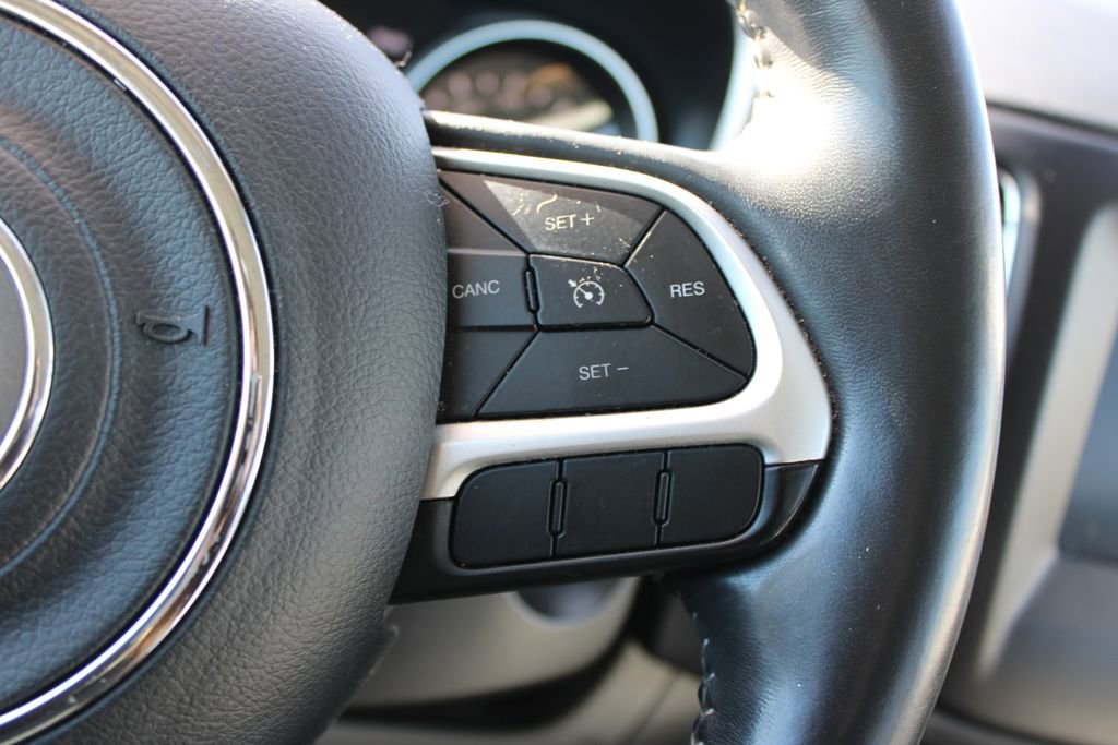 Used 2018 Jeep Compass Latitude w/ Popular Equipment Group image 33