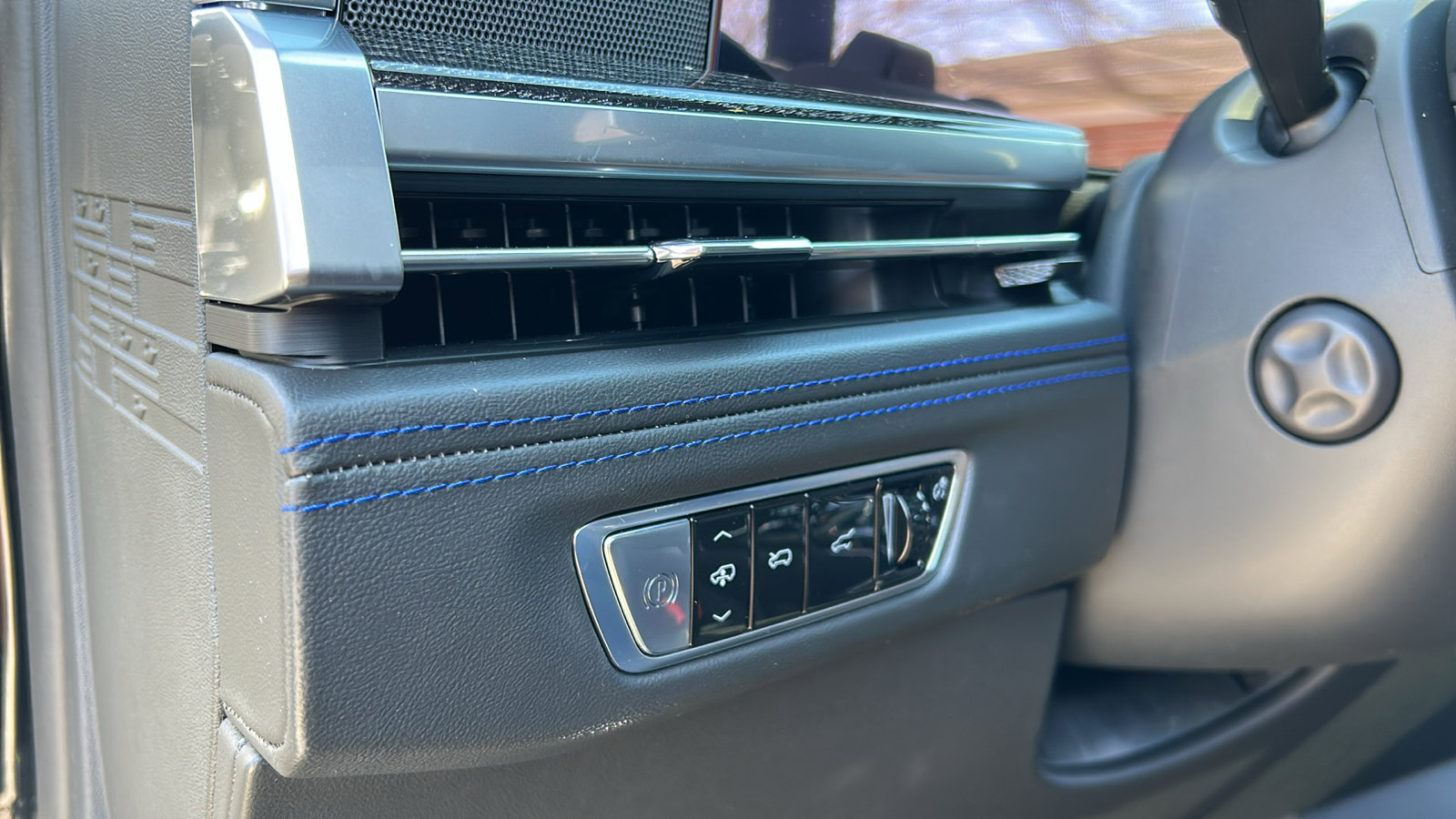 New 2025 Cadillac Escalade IQ Sport 1 w/ Smart Trailering package image 25