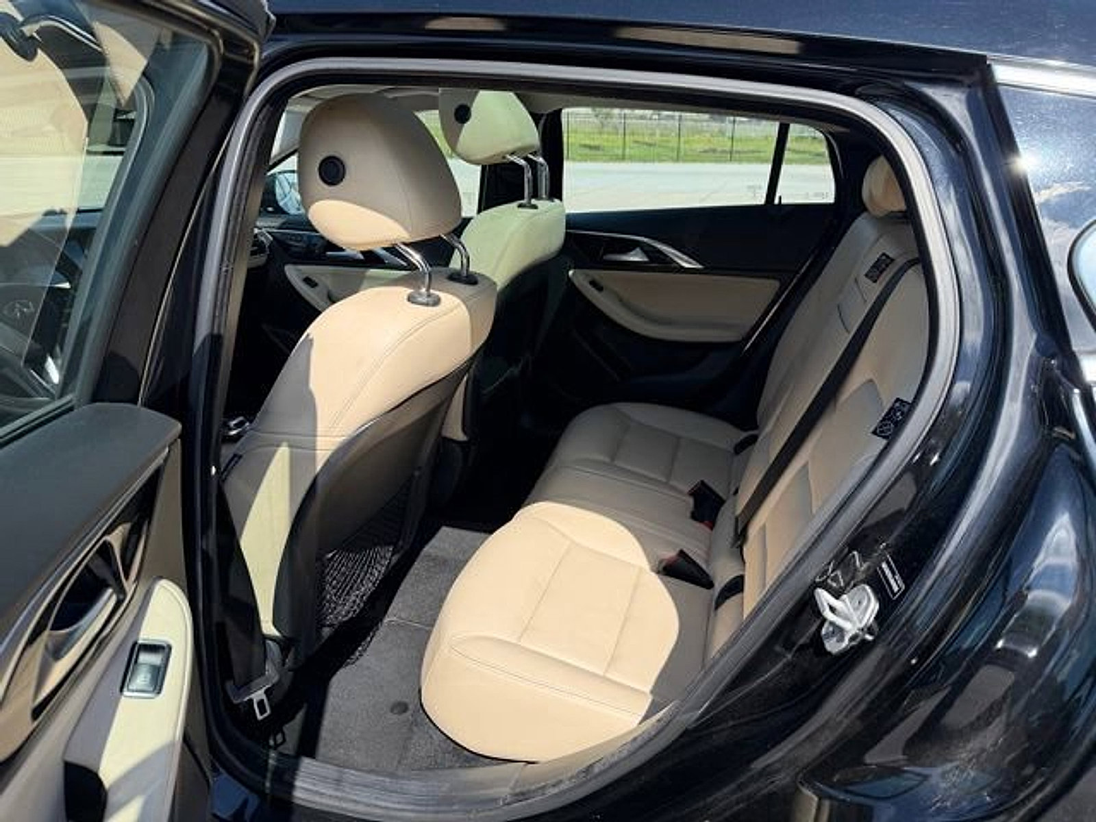 Used 2018 INFINITI QX30 Premium w/ Navigation Package AWD/4WD image 10
