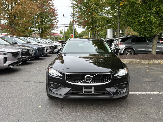 Used 2024 Volvo V60 B5 Cross Country Ultimate w/ Protection Package Premier AWD/4WD image 6