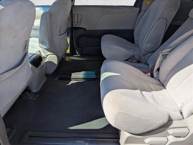 Used 2011 Toyota Sienna LE w/ Towing Pkg image 17