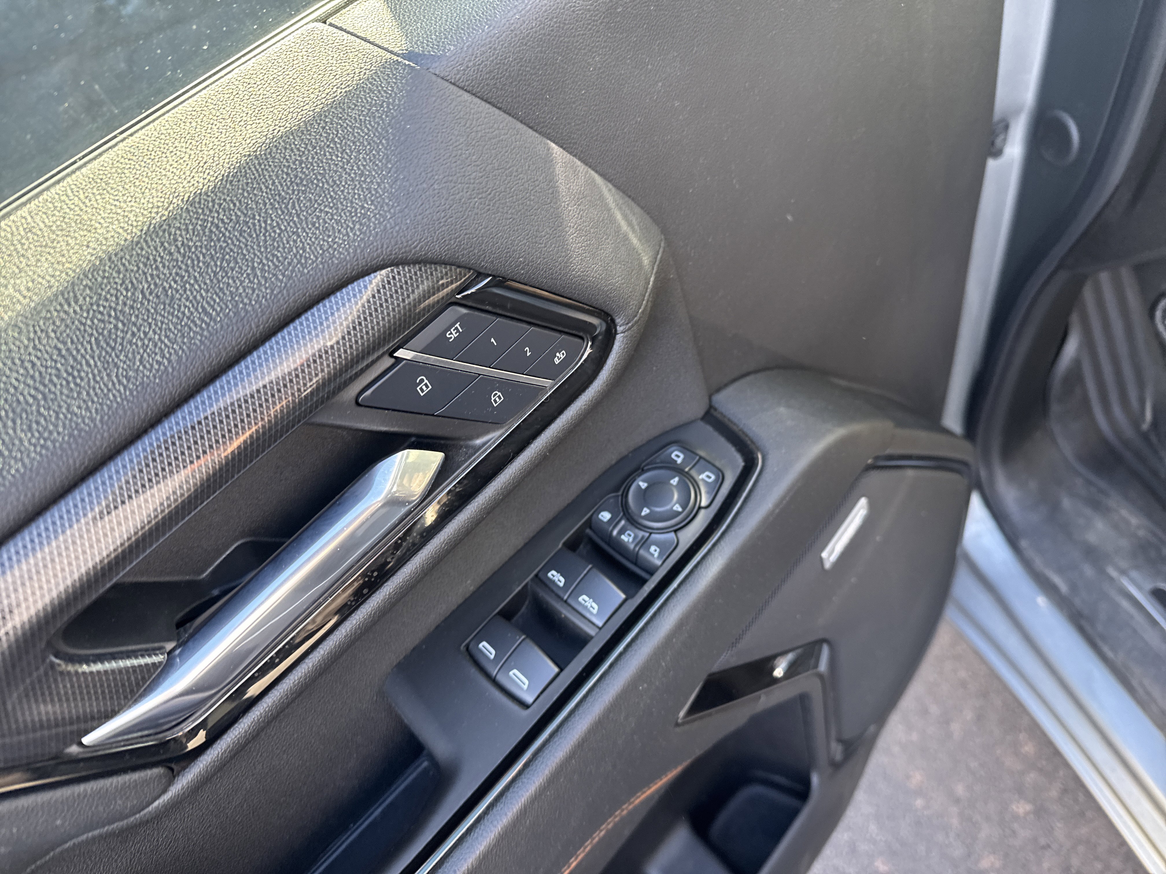 Used 2024 GMC Sierra 2500 AT4 w/ AT4 Preferred Package image 16