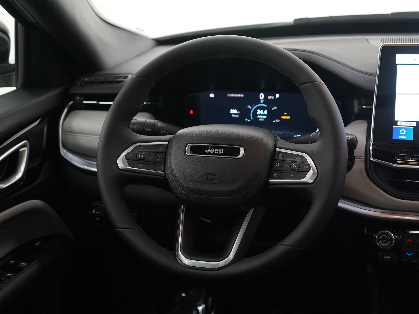 Used 2026 Jeep Compass Limited w/ Sun, Sound & Navigation Group AWD/4WD image 14