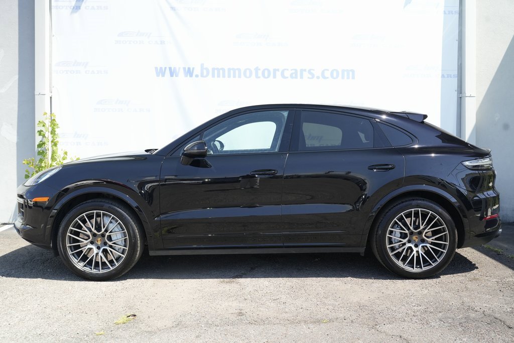 Used 2022 Porsche Cayenne Turbo image 8