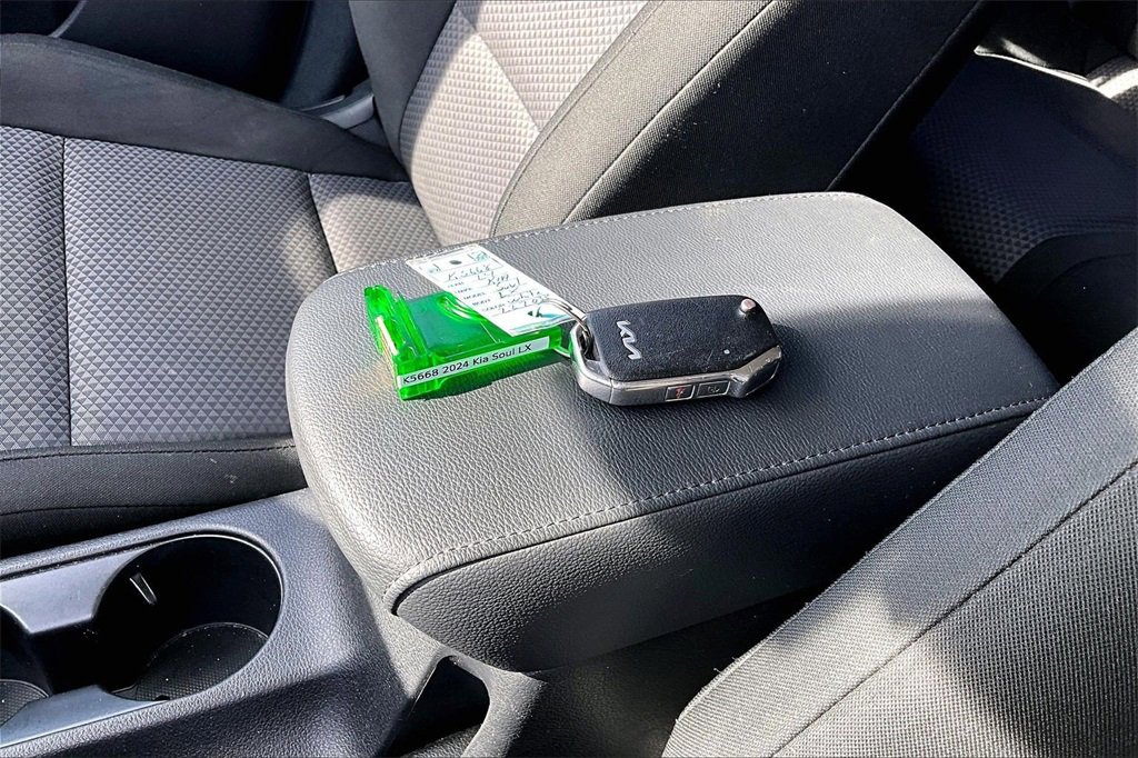 Certified 2024 Kia Soul LX w/ Option Group 015 image 10